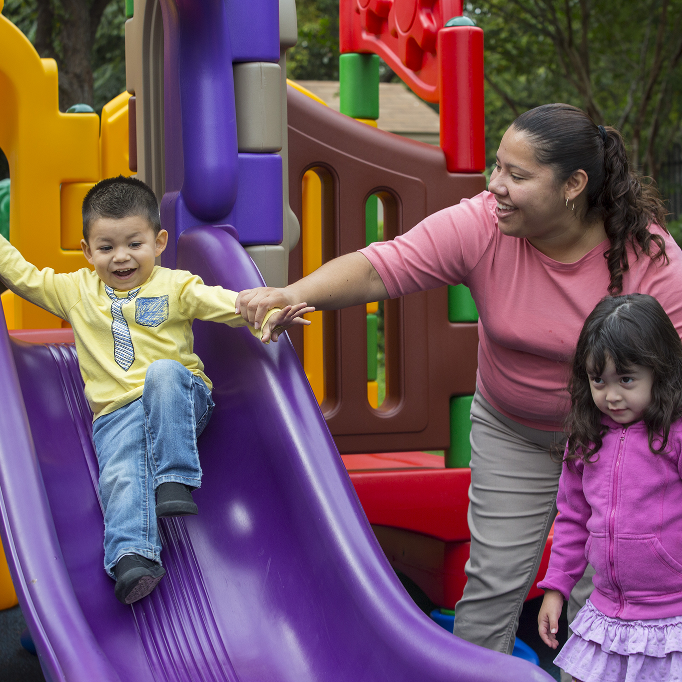 Kids-Playing-Avance-San-Antonio.webp